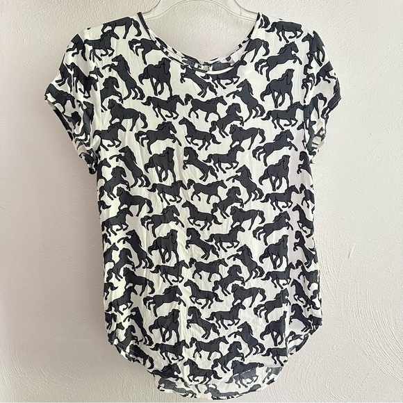 NWT H&M Short Sleeve Blouse With Black Horse Pattern Size 2 - Picture 2 of 7